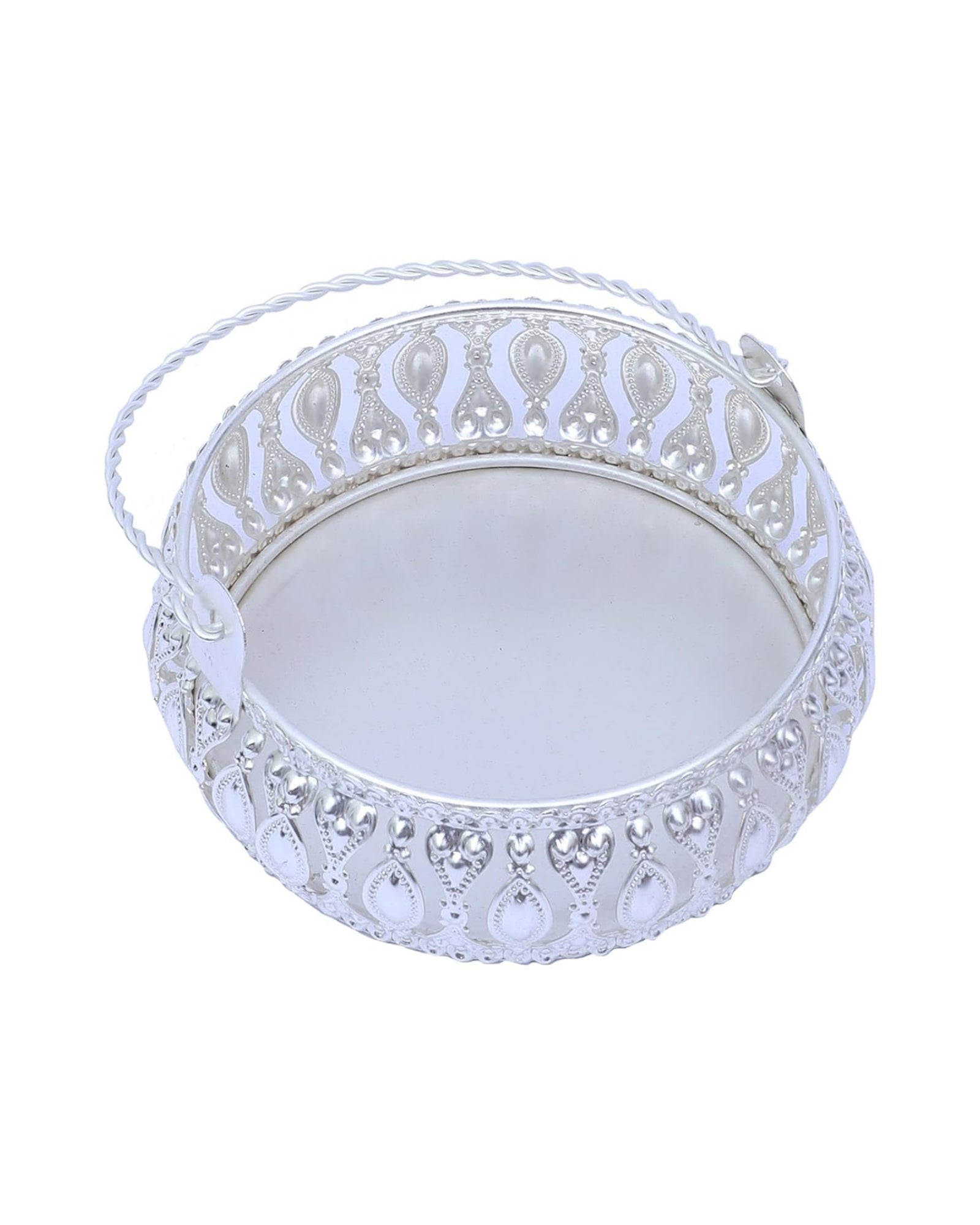 Decorative Silver-Plated Basket with Handle – Floral Cutwork Design